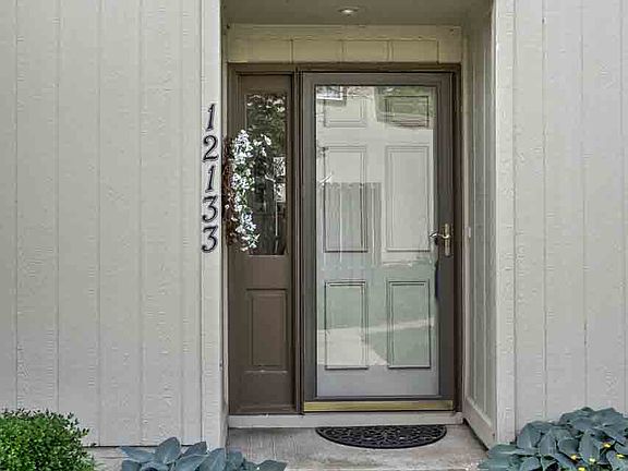 3rd image of 12133 Charlotte St
