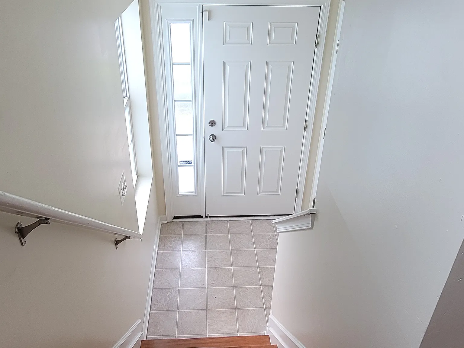 3 bed, 3.5 bath, 2373 sqft, $2,300 — Photo 4