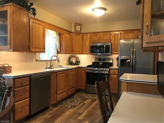 3rd image of 4694 Westwood Dr