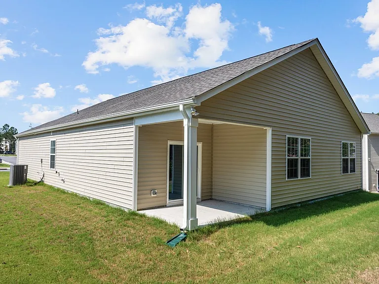 284 Robert Pl — Photo 32