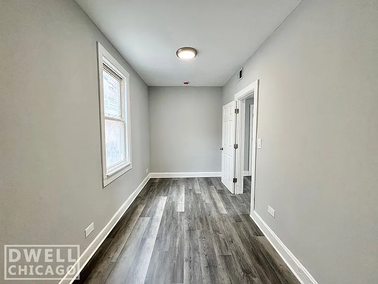1538 W Walton St #1R — Photo 6