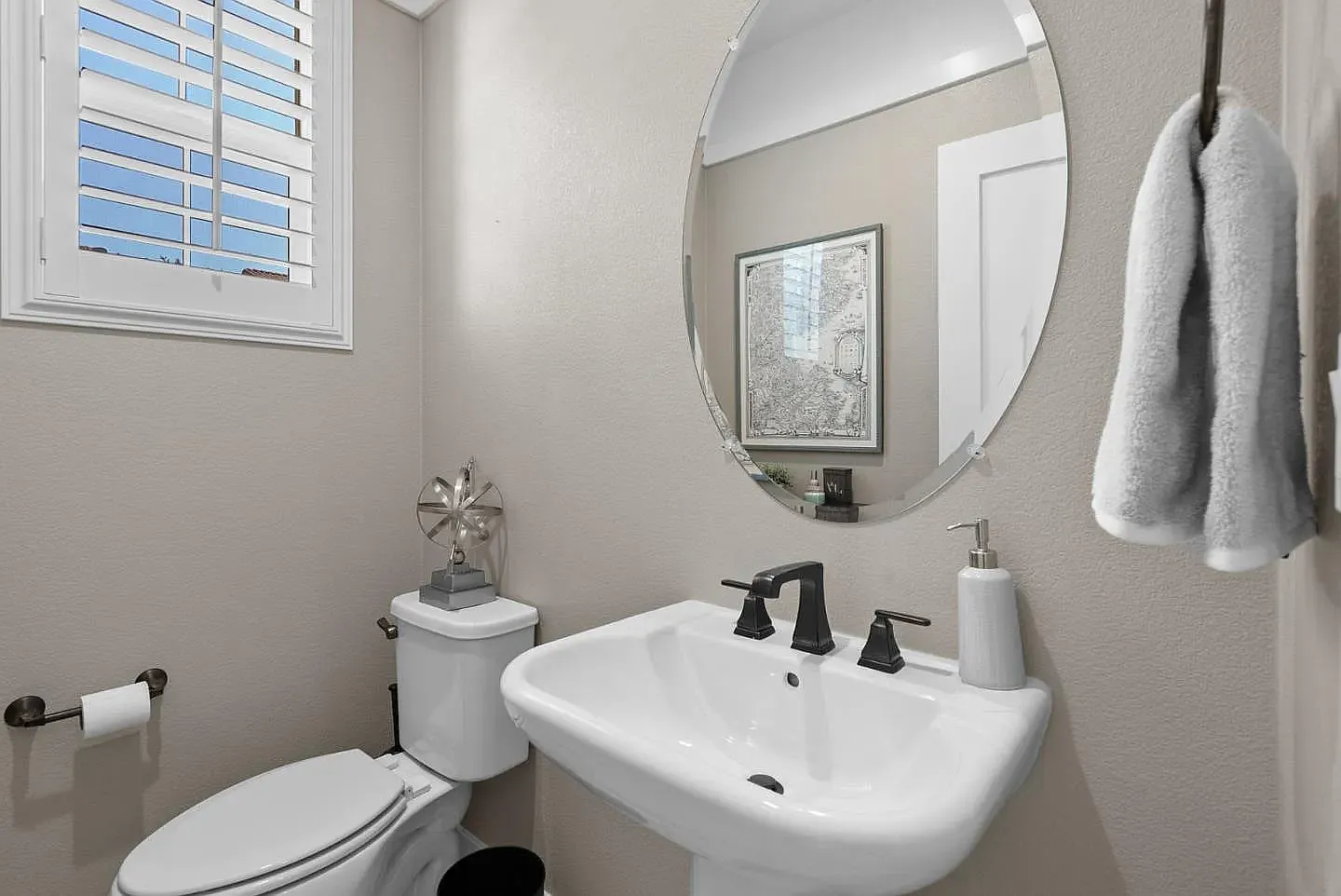 802 Saint Rufina Ln — Photo 4