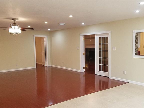 5th image of 414 Parkvale Ln