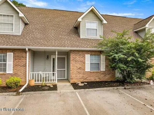 2027 Silverbrook Dr, Knoxville, TN 37923