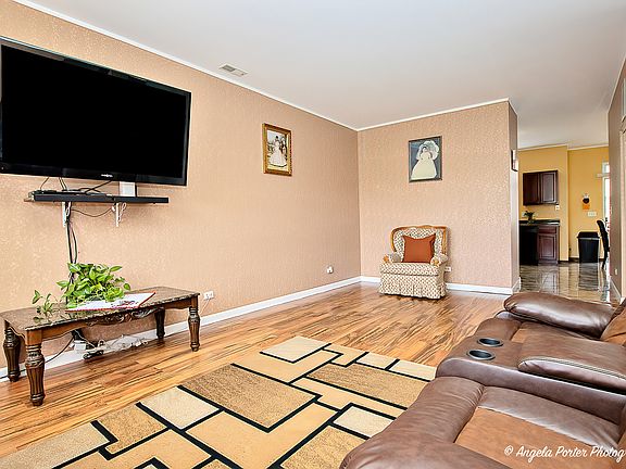 2nd image of 1520 W Turtle Creek Ln #1520