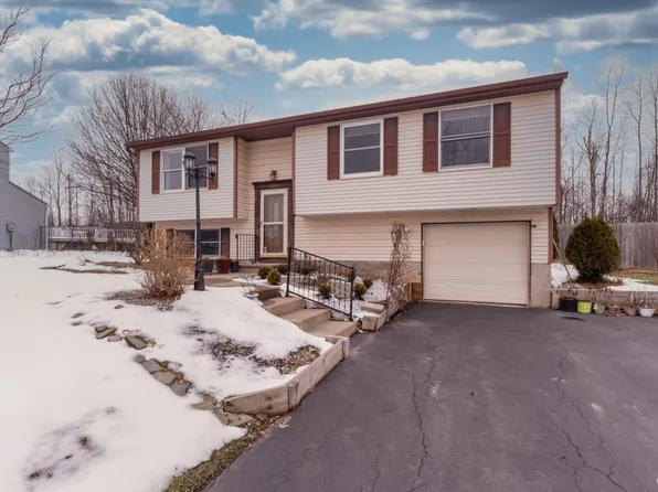 4969 Grapewood Ln, Liverpool, NY 13088