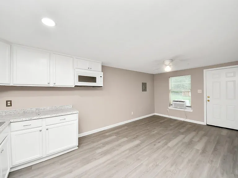 17111 River Rd #B — Photo 8