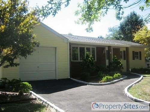 2nd image of 17 Kinsella St