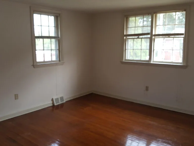 16 Saint Albans Ave #SAINT ALBANS PLACE — Photo 10