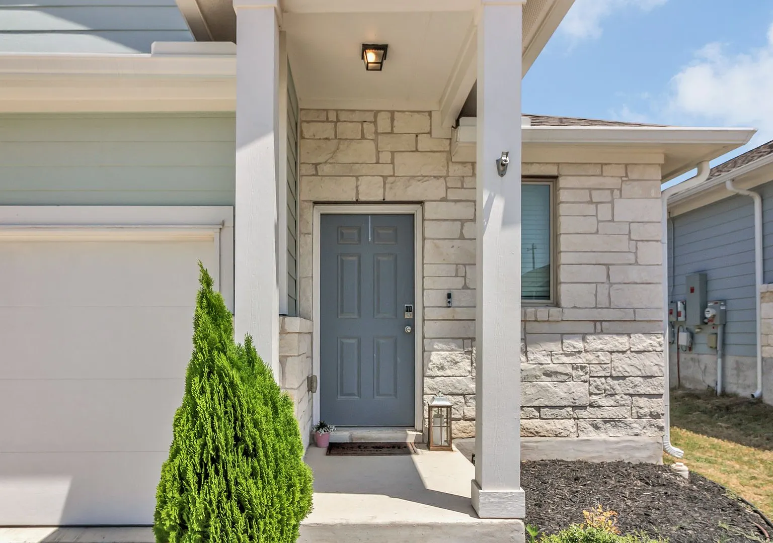 Stunning 3 bedroom, 2 bath home for lease! 112 Old Stagecoach Rd, Jarrell, TX — Photo 2