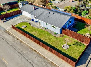 1243 Parkside Dr, McKinleyville, CA 95519