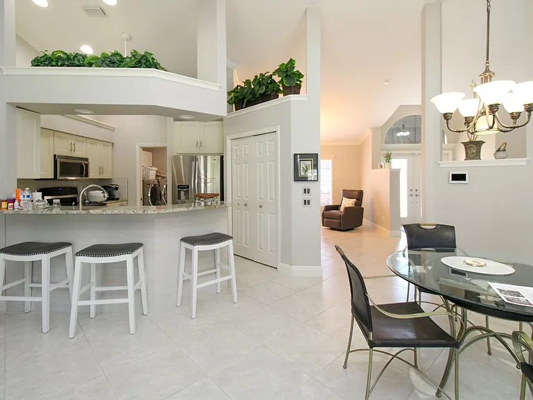 333 Wentworth Ct — Photo 27