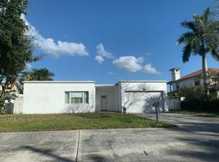 10107 Tarpon Dr, Treasure Island, FL 33706