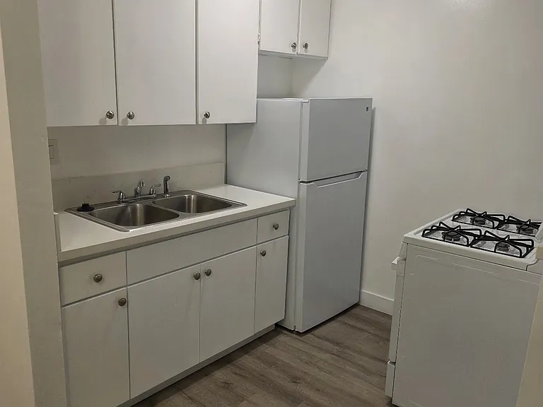 236 Bicknell Ave #11 — Photo 5