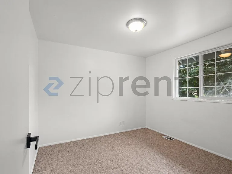 13005 NE 109th Pl — Photo 17