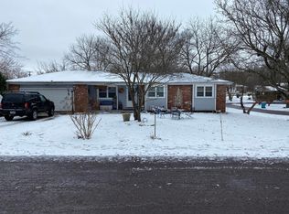 907 S Oak Park Ave, Springfield, MO 65802