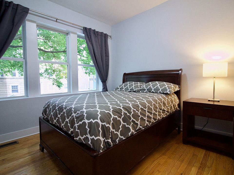 2nd image of 4048 N Spaulding Ave #1