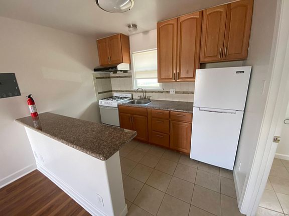 3rd image of 21681 E Cliff Dr #27