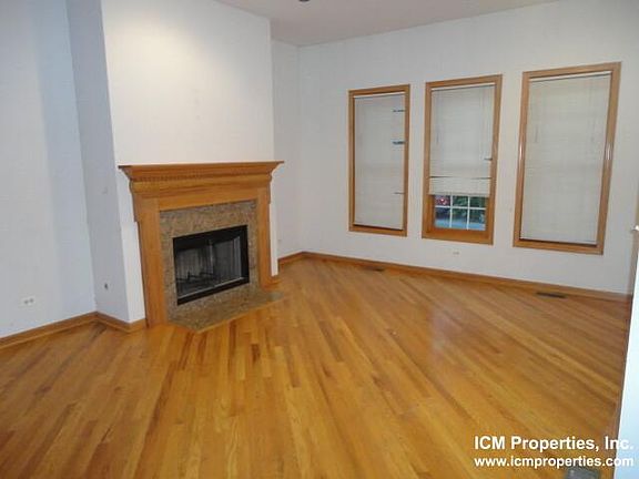 3rd image of 1321 W Belmont Ave #1D