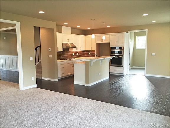 4th image of 4633 210th St SW
