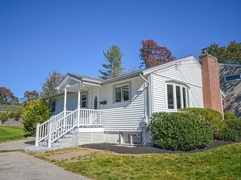 10 Ruth St — Photo 1