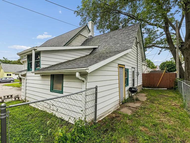 535 N Pebble St — Photo 22