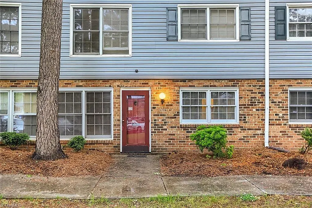1 bed, 667 sqft, $900 — Photo 3