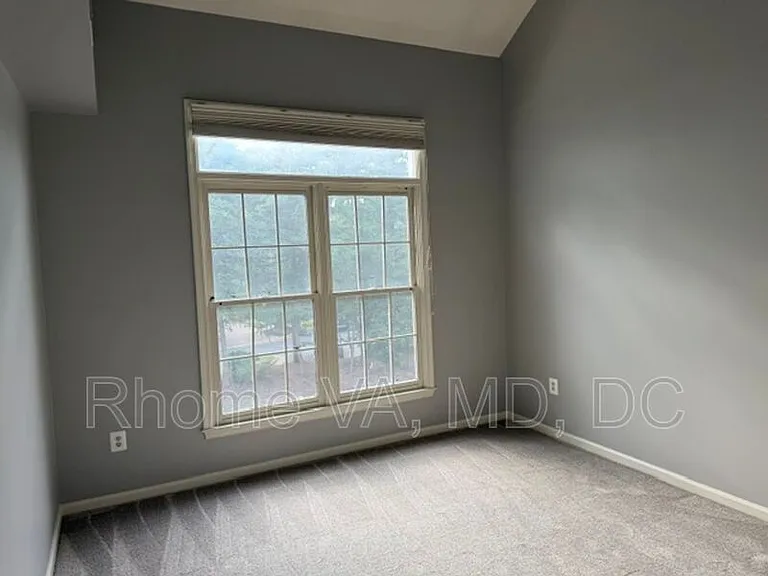 1404 Church Hill Pl — Photo 6