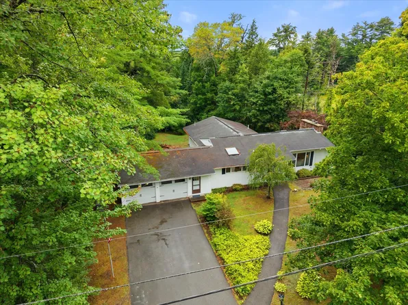 7 Brookside Terrace, Veazie, ME 04401