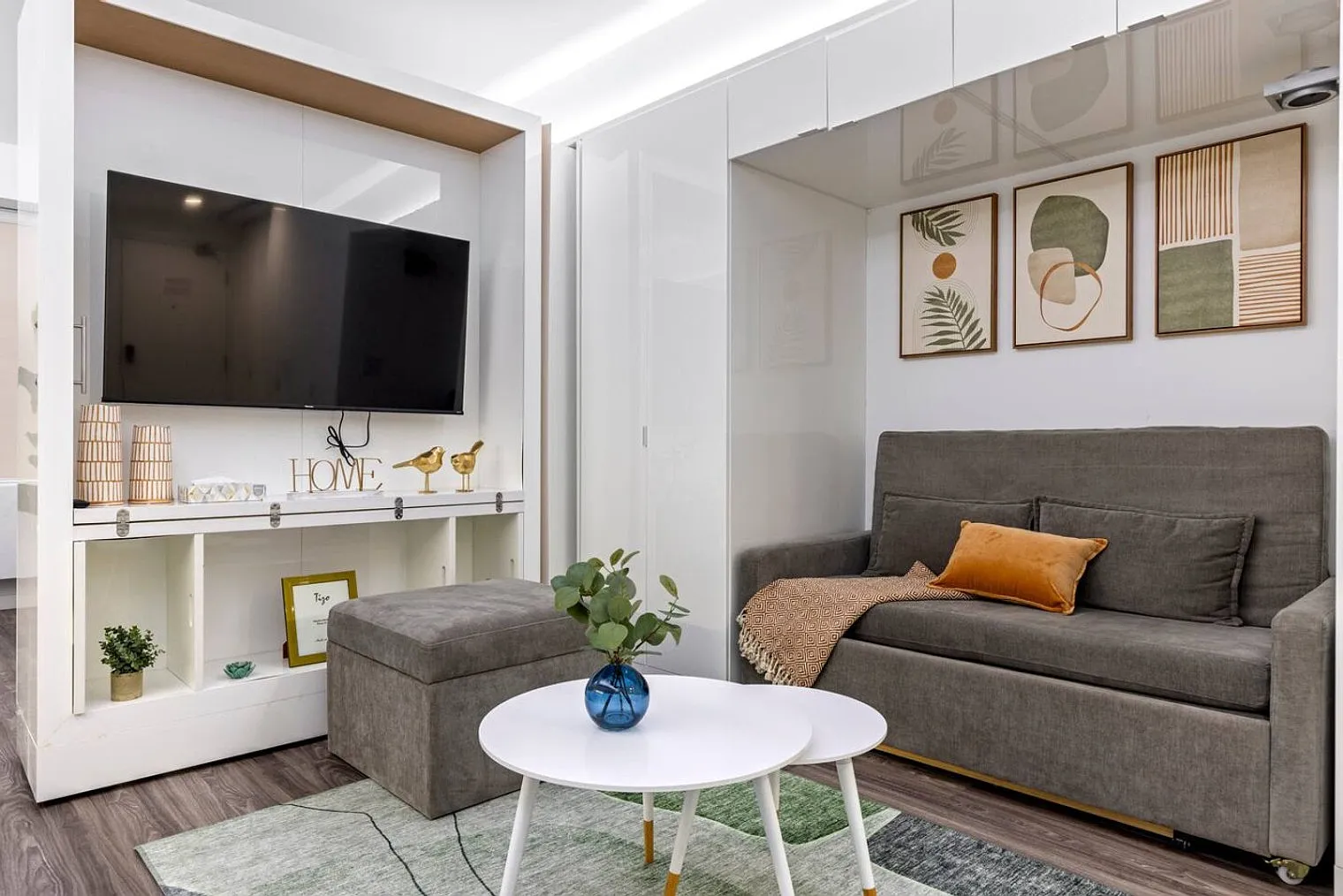 1 bed, 1.0 bath, $2,086 — Photo 3