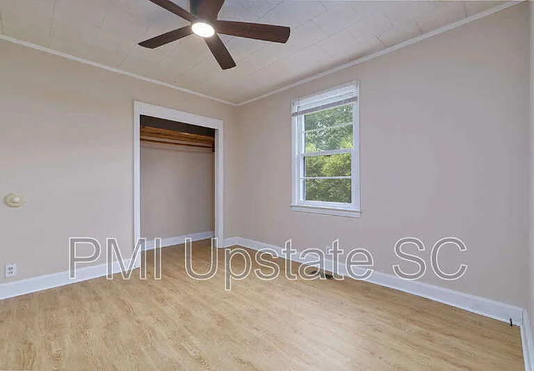 105 Truman St — Photo 13