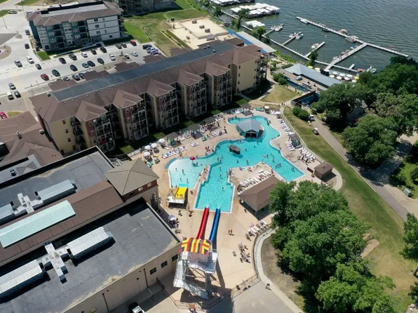 630 Linden Dr #1302, Arnolds Park, IA 51331