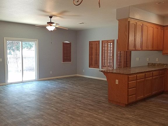 4th image of 1801 Green Sands Ave