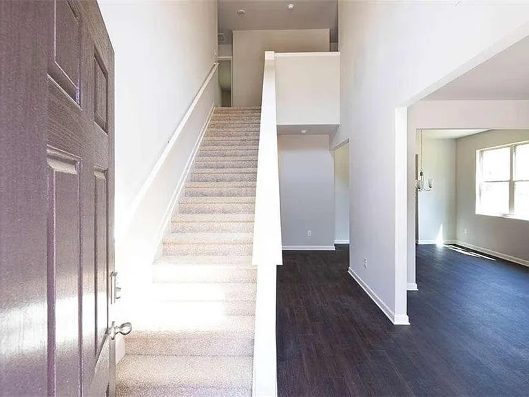1494 Townsend Ct — Photo 1