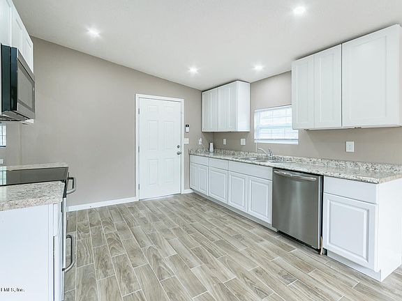 3rd image of 4915 Brannon Ave