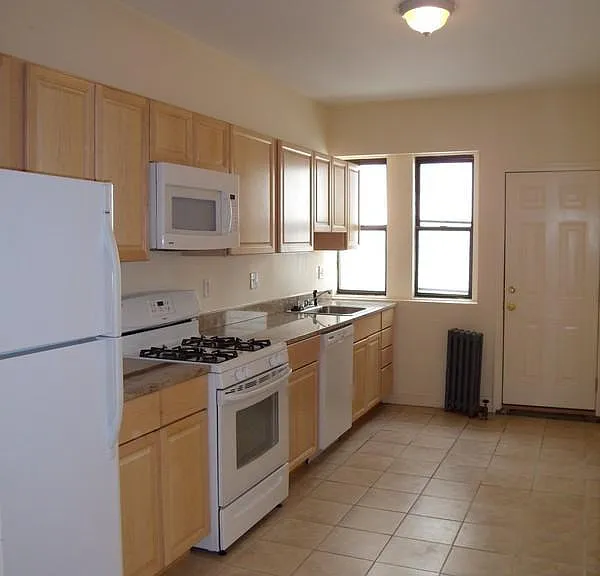 217 Highland Ave #3 — Photo 10