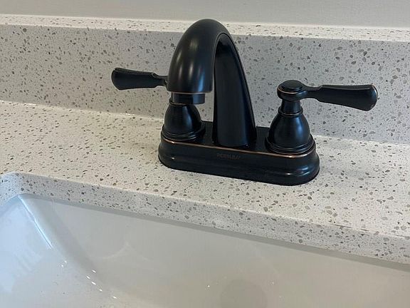 5th image of 1747 Teeterville Rd