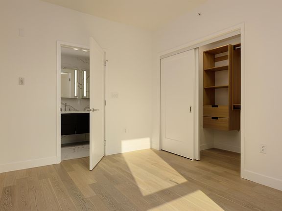 5th image of 2888 Arbutus St #D248
