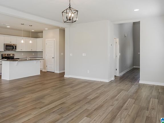 3rd image of 118 Shady Ln