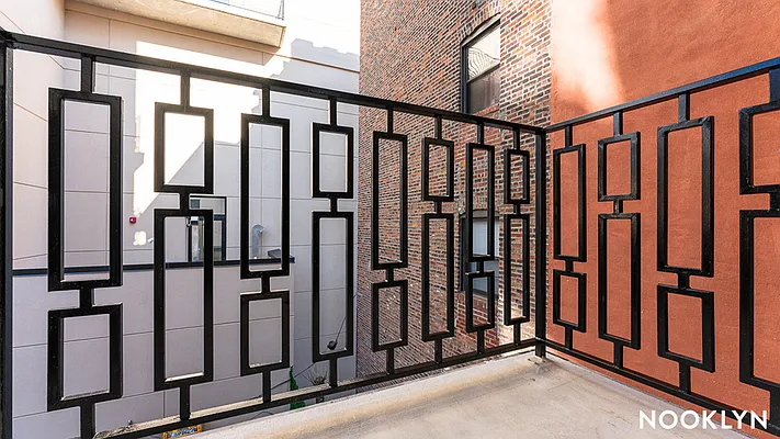Rented by Nooklyn NYC LLC | media 44