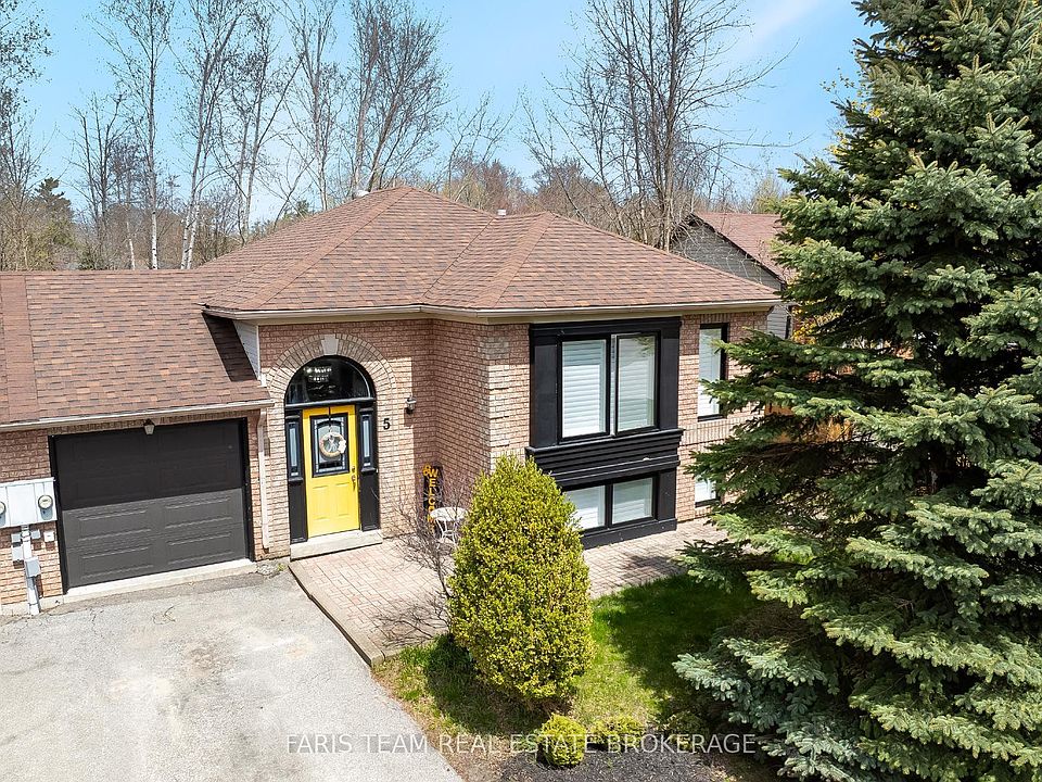 1st image of 5 Harbour Cres