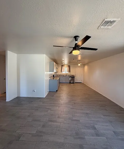 6512 N 59th Dr — Photo 2