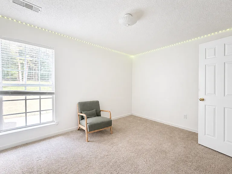 5013 Kens Ct — Photo 8