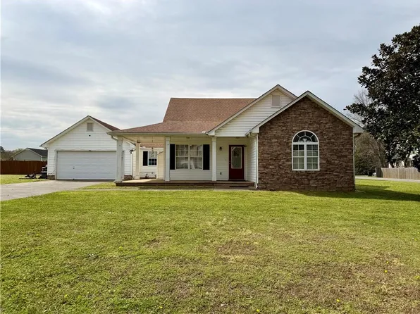12 Greenhouse Dr SE, Cartersville, GA 30120