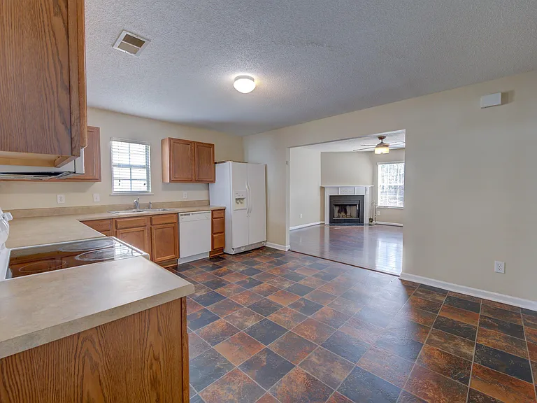 1908 Lake Carolina Dr — Photo 11
