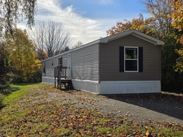 3 Pond Road, Searsport, ME 04974