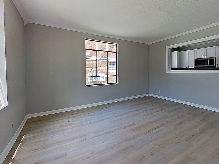 2851 College Street Quad — Photo 4