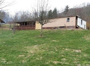 341 Hagy St, Pounding Mill, VA 24637