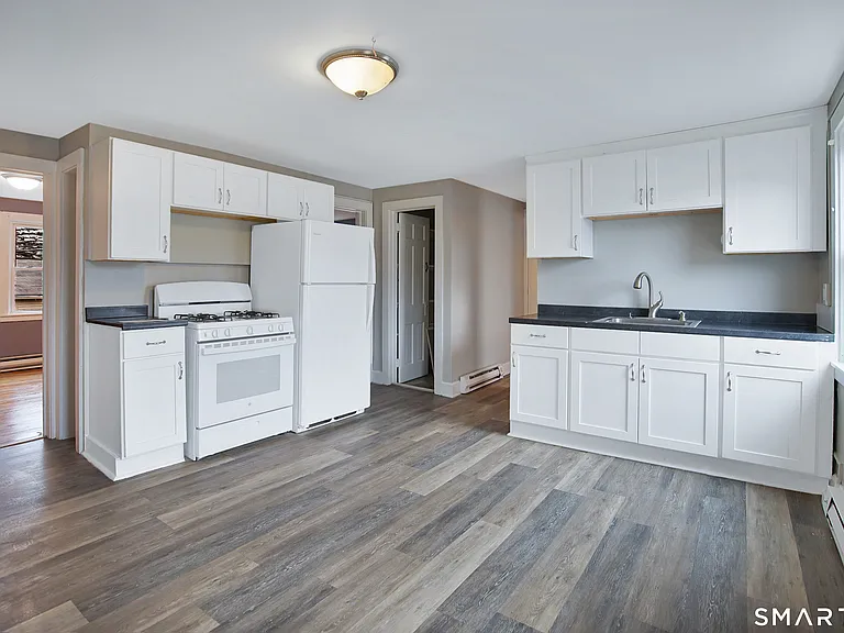 31 Tyler Ave #2 — Photo 1