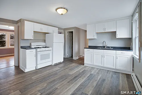 31 Tyler Ave #2 Photo 1